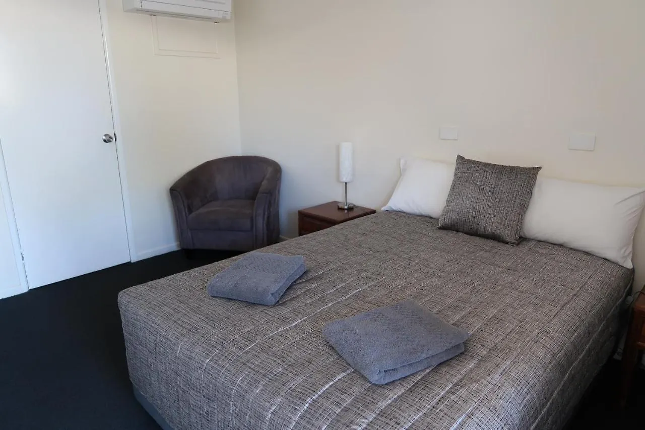 Charleville Waltzing Matilda Motor Inn Австралия